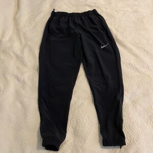 Nike Dri Fit size Medium Lightweight Athletic Yoga Black Neutral Joggers